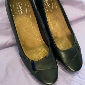 Clarks artisan dress shoes. Size 8